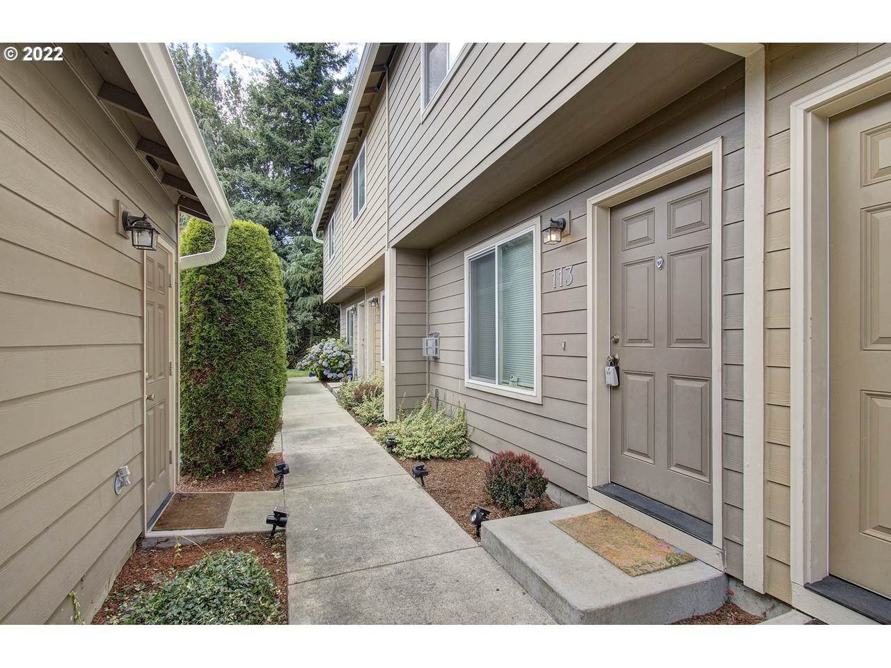 4000 109TH Ave - Photo 1
