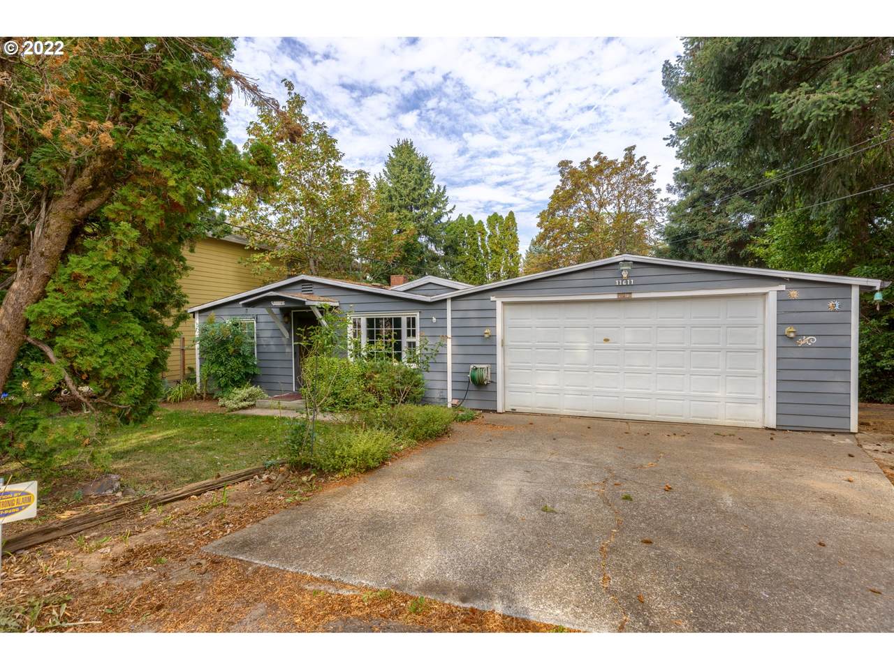 11611 Yamhill St - Photo 1