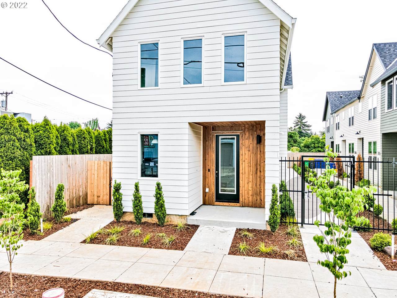 7480 Oswego Ave - Photo 1