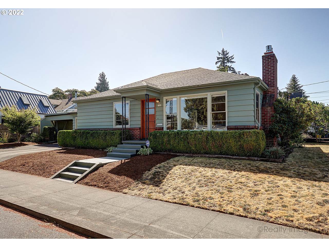 7404 Burnside St - Photo 1