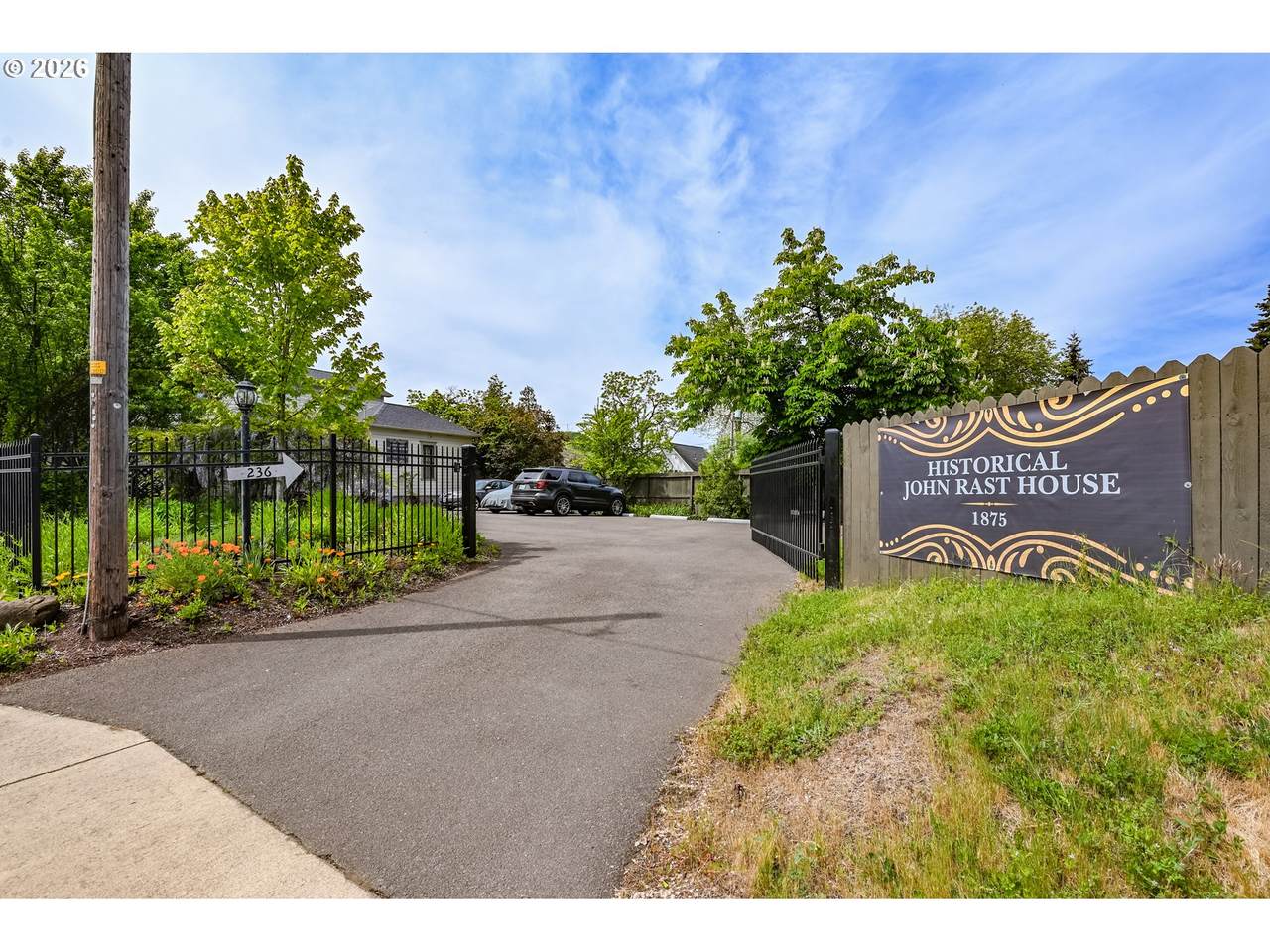 https://bt-photos.global.ssl.fastly.net/portland/1280_boomver_1_221400910-2.jpg