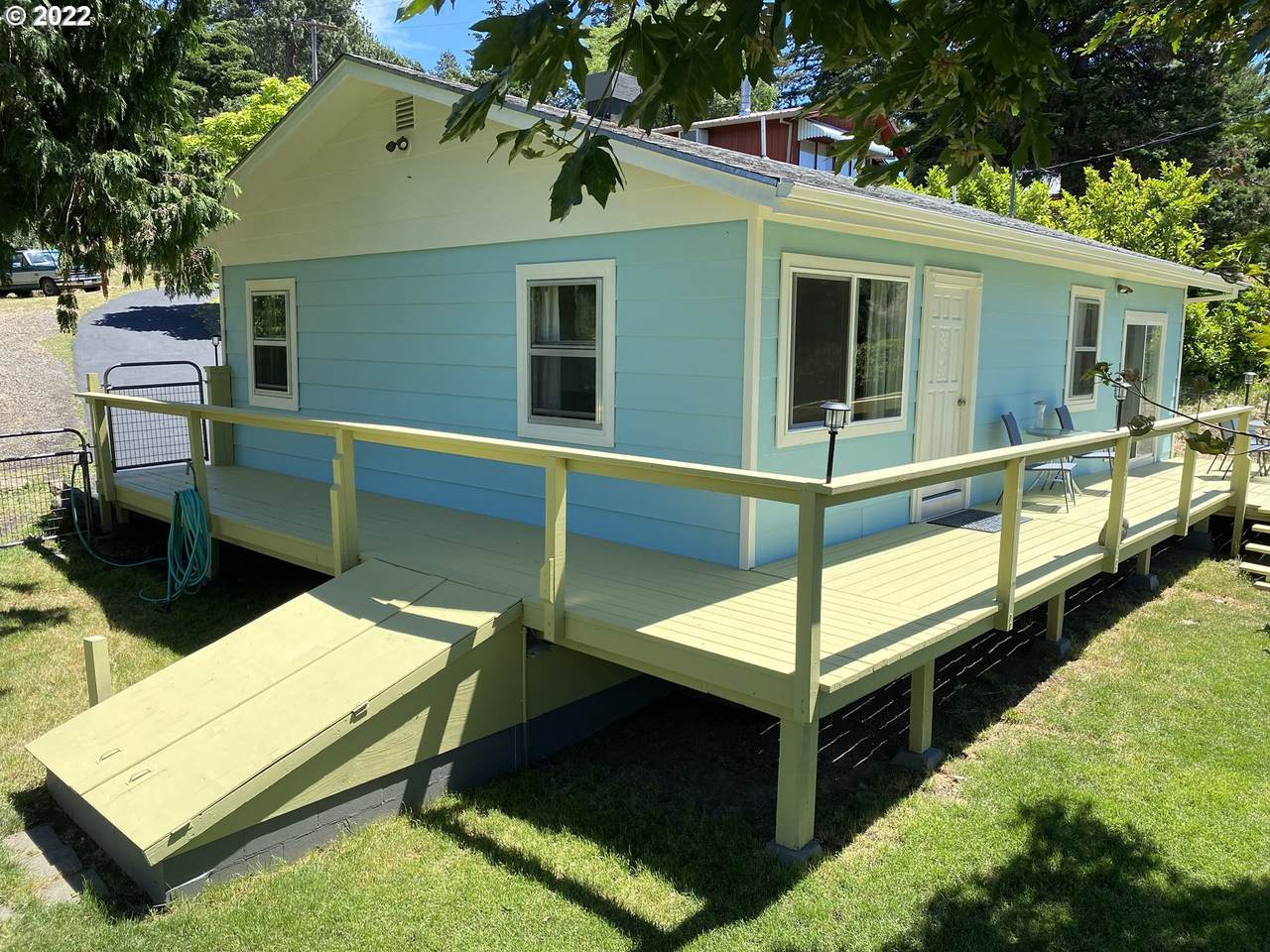626 Columbia Ave - Photo 1