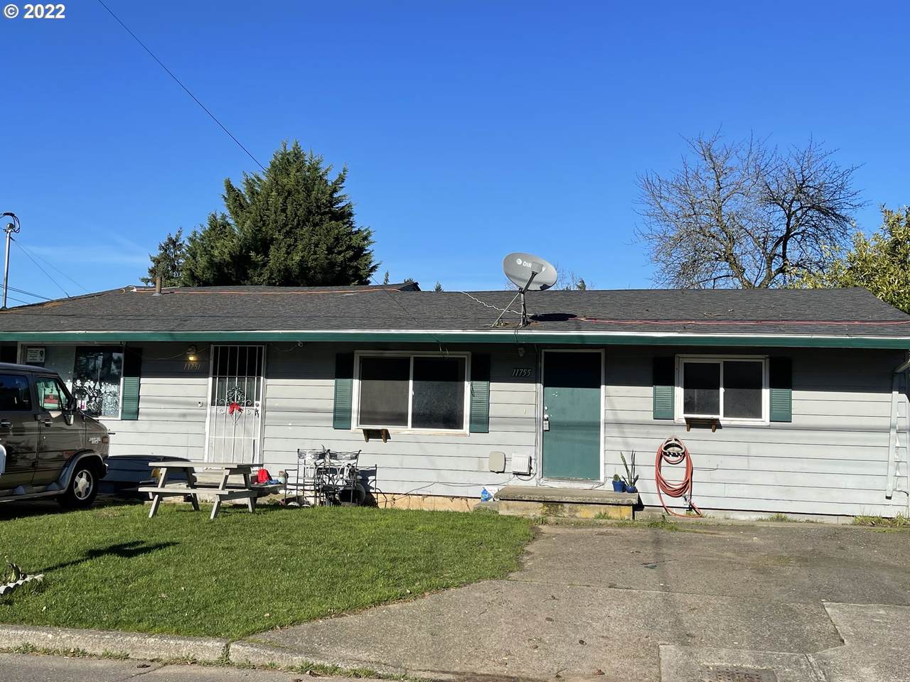11751 Oak St - Photo 1