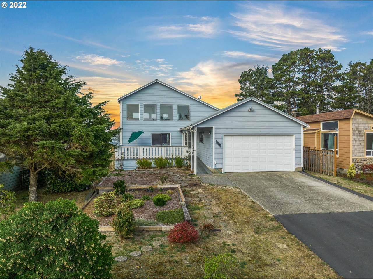 2610 Bayshore Loop - Photo 1