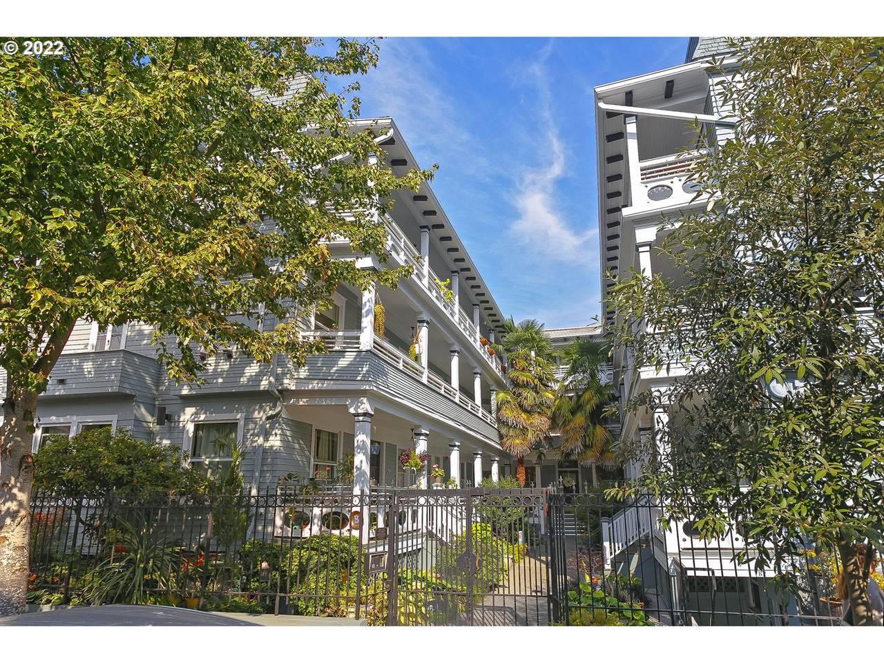 2127 Irving St - Photo 1