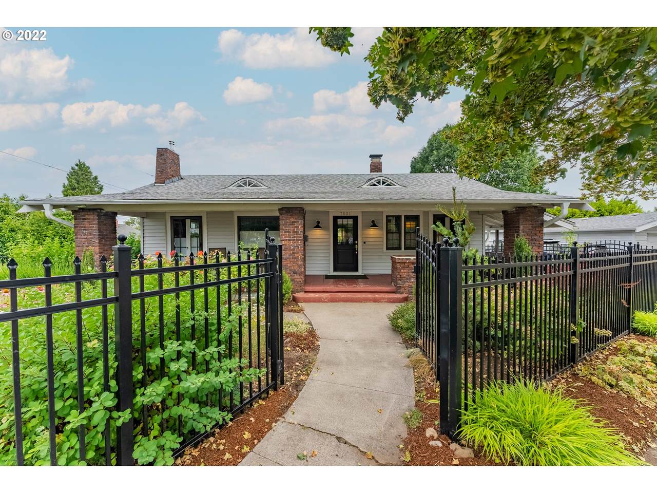 7521 Sandy Blvd - Photo 1