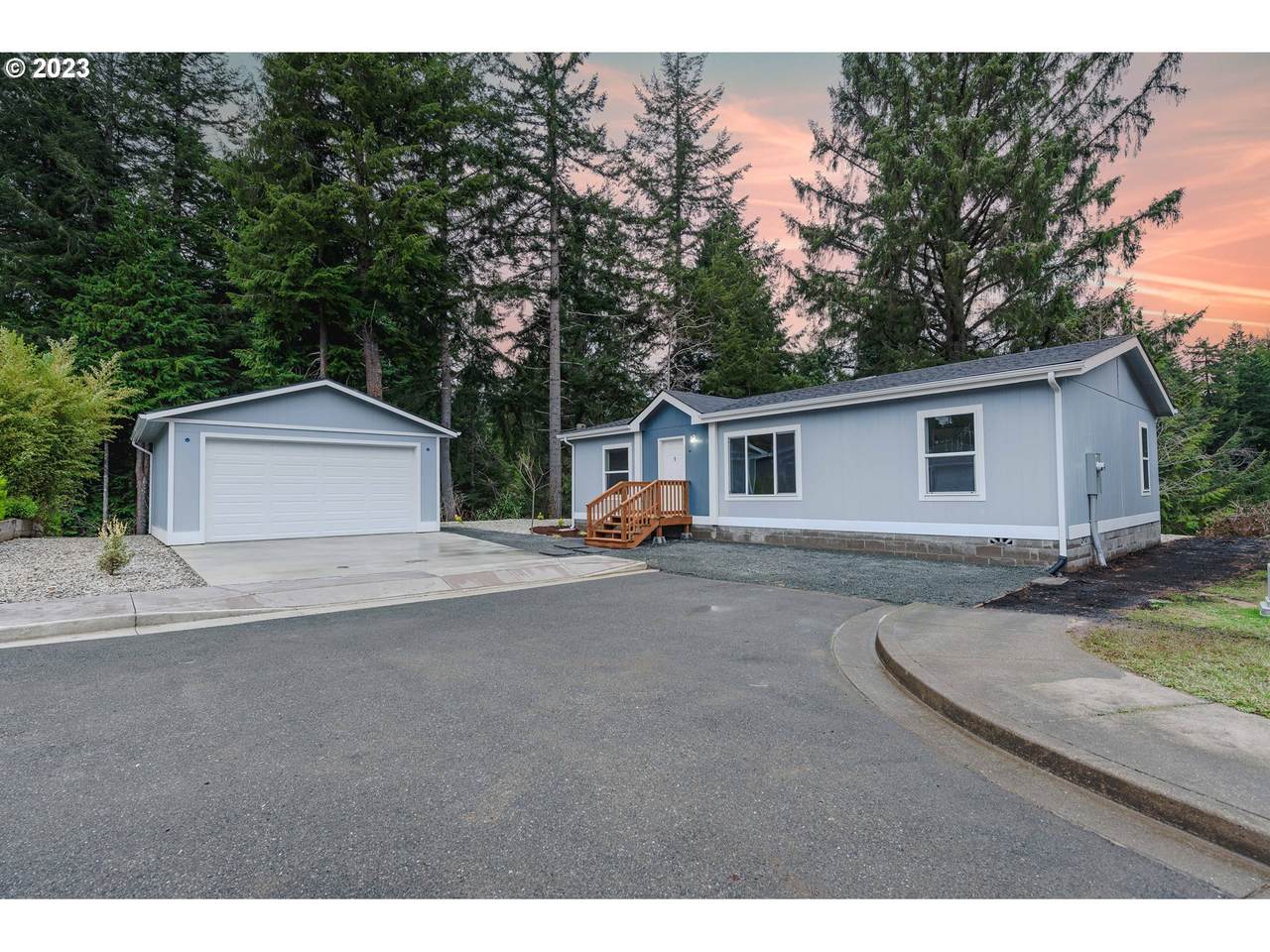 1582 Pennsylvania Ct - Photo 1
