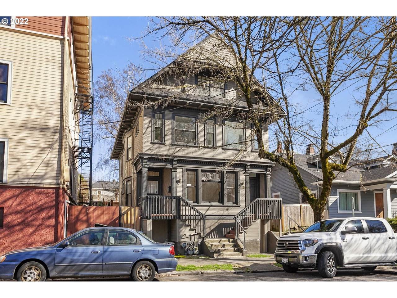 216 13TH Ave - Photo 1