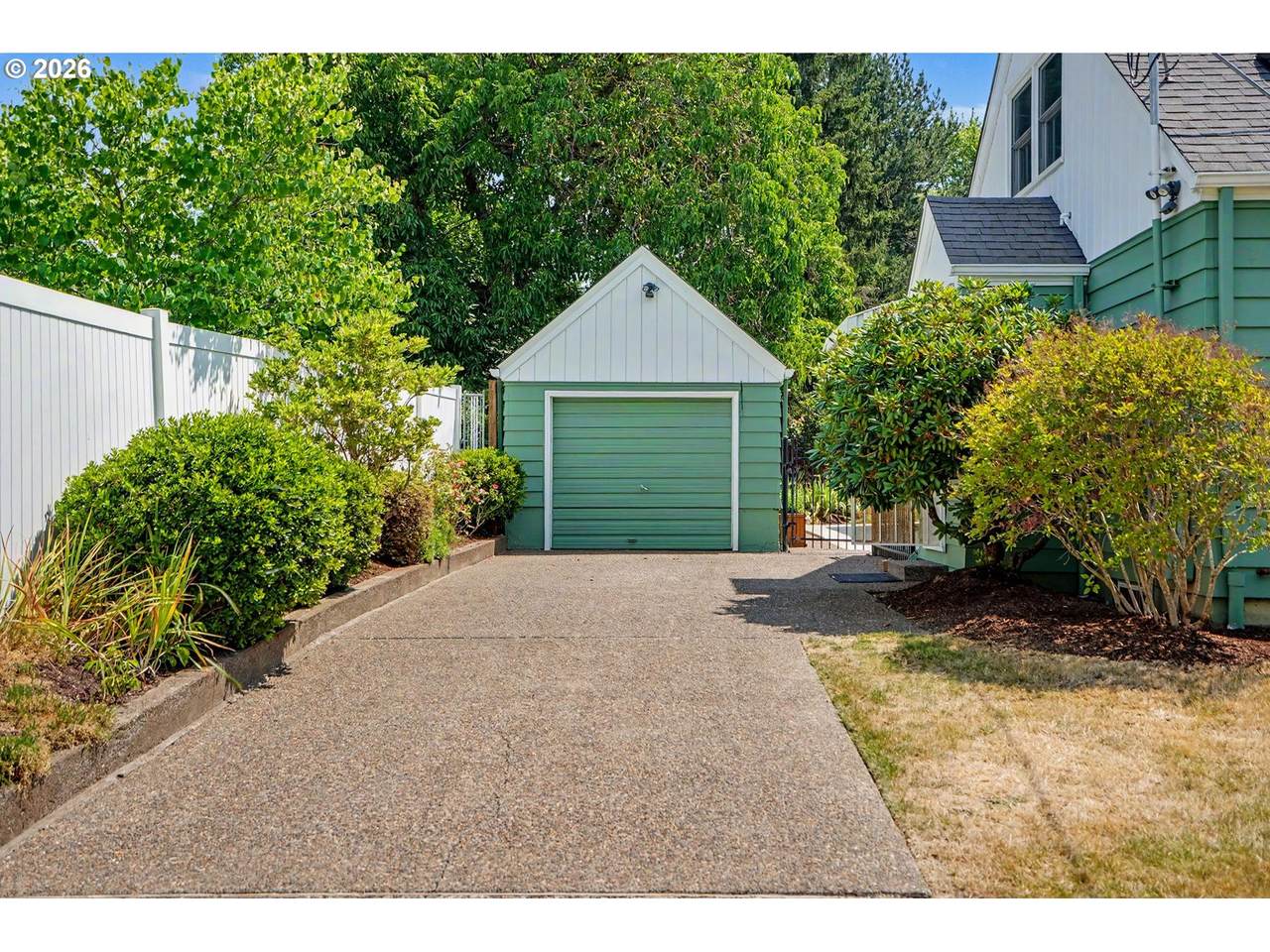 https://bt-photos.global.ssl.fastly.net/portland/1280_boomver_1_221591474-2.jpg