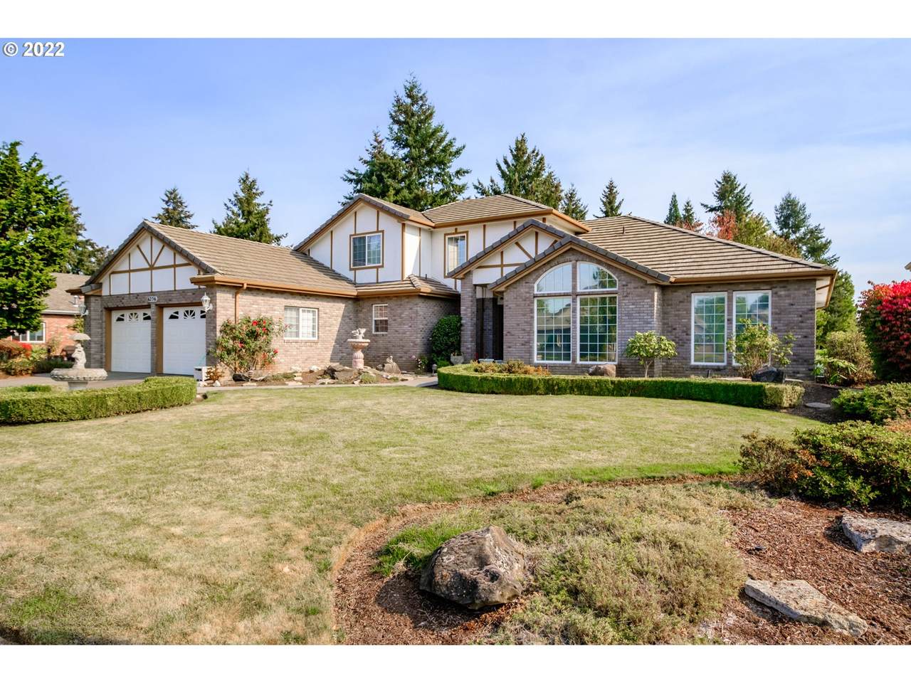 6256 Hogan Dr - Photo 1