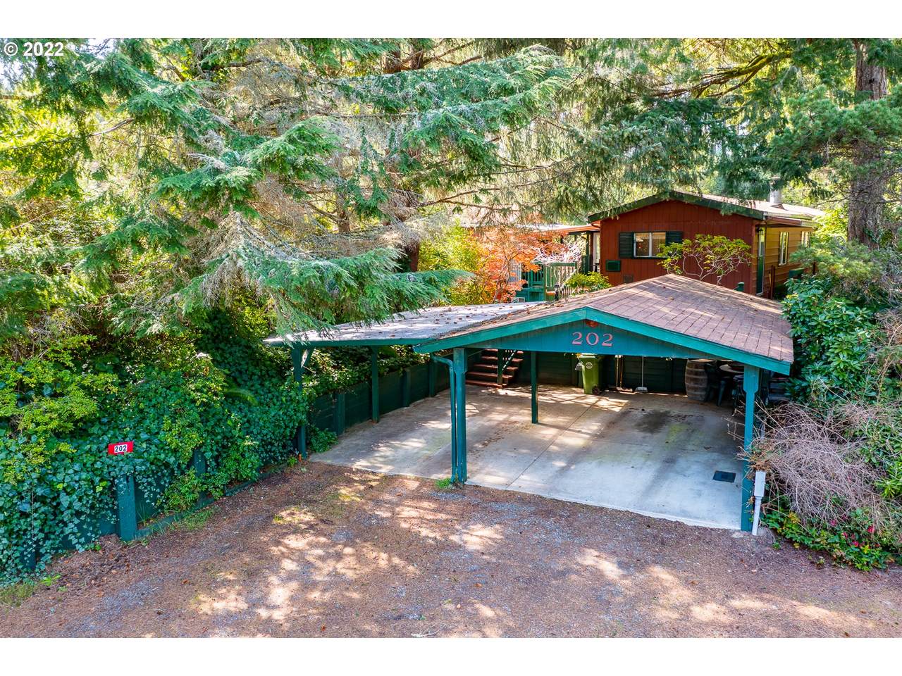 1600 Rhododendron Dr - Photo 1