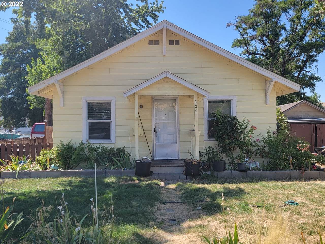 204 Wallace St - Photo 1