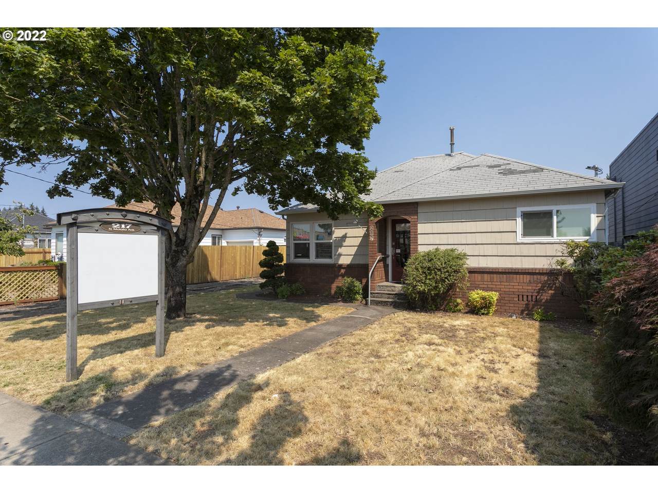 217 Molalla Ave - Photo 1