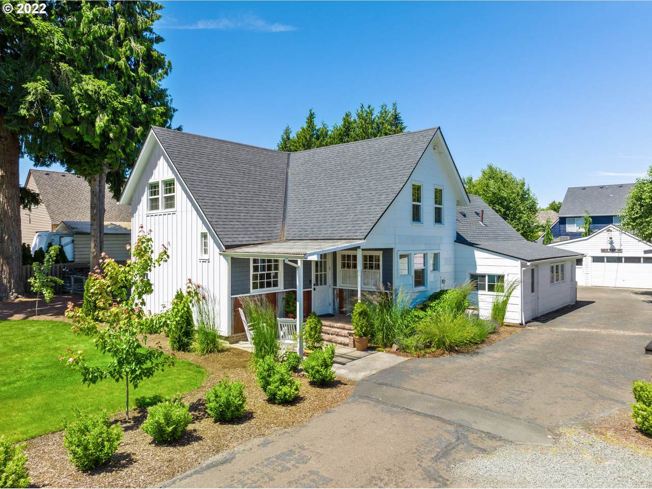10925 Wilsonville Rd - Photo 1