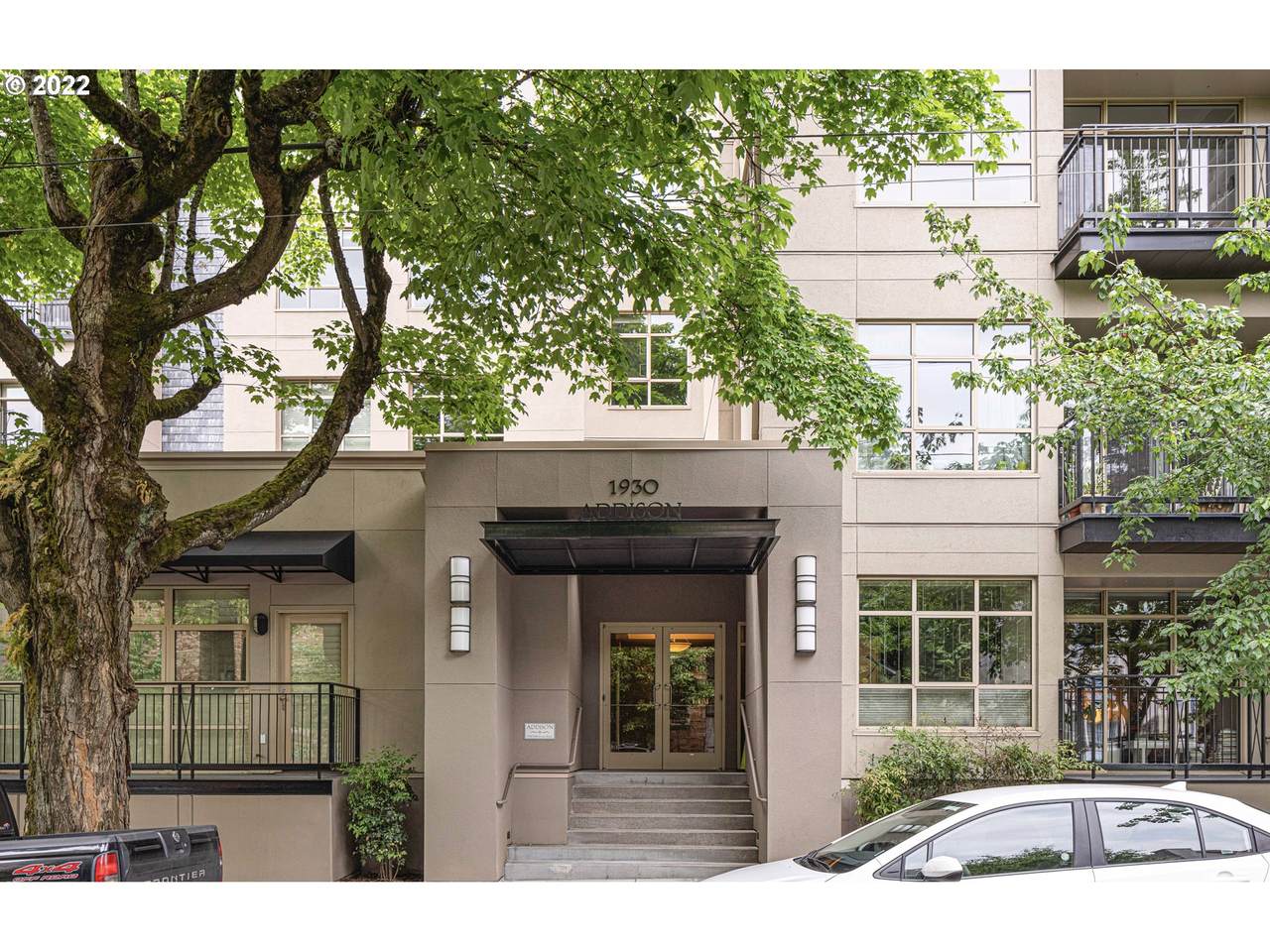 1930 Irving St - Photo 1