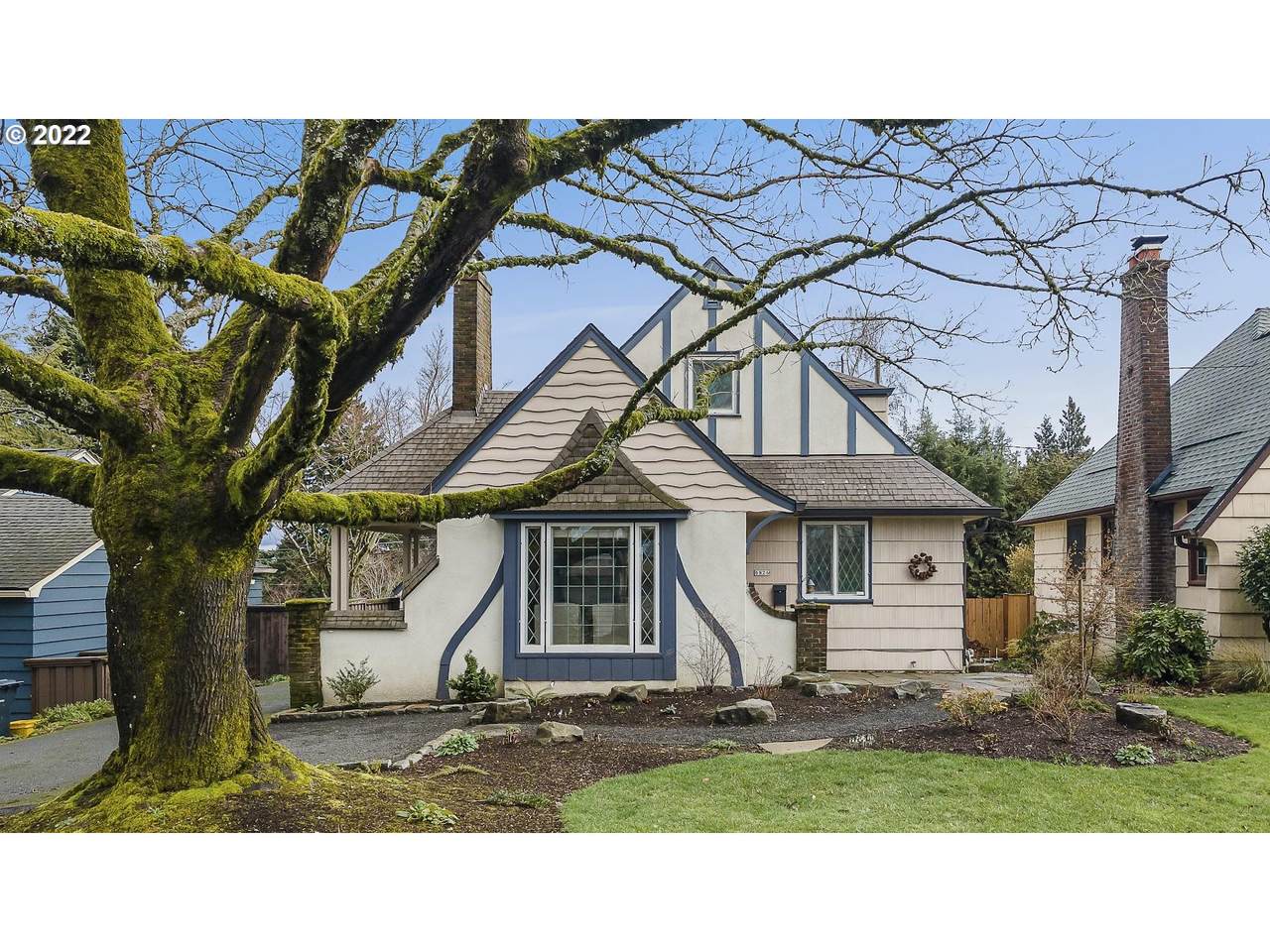 6826 10TH Ave - Photo 1