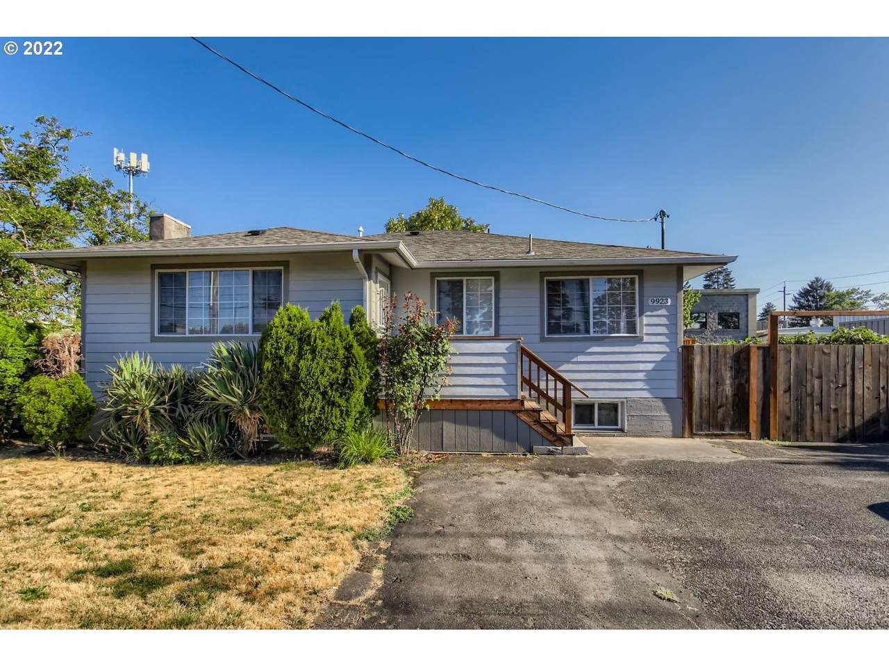 9923 Burnside St - Photo 1