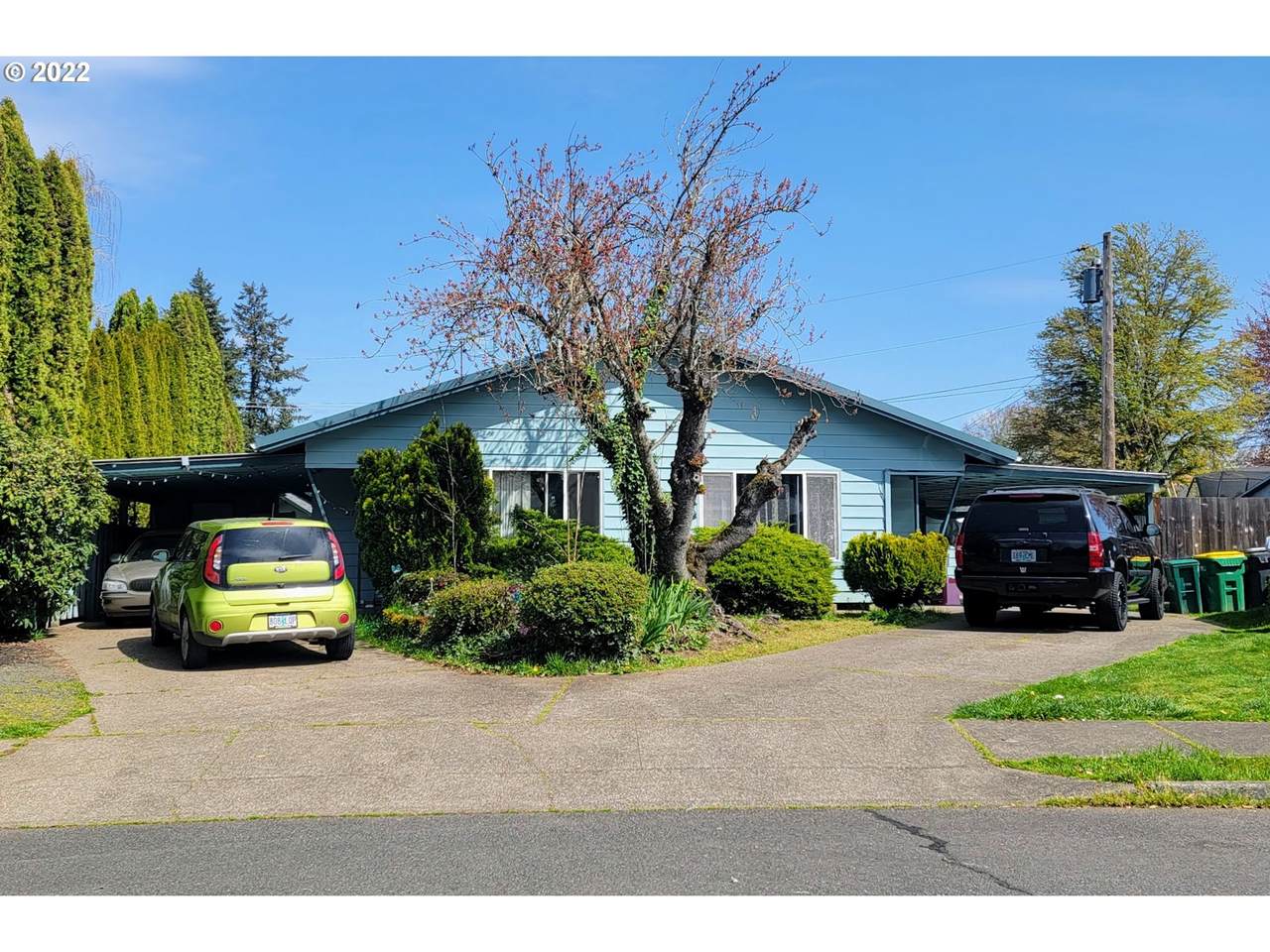 2737 Maywood Dr - Photo 1