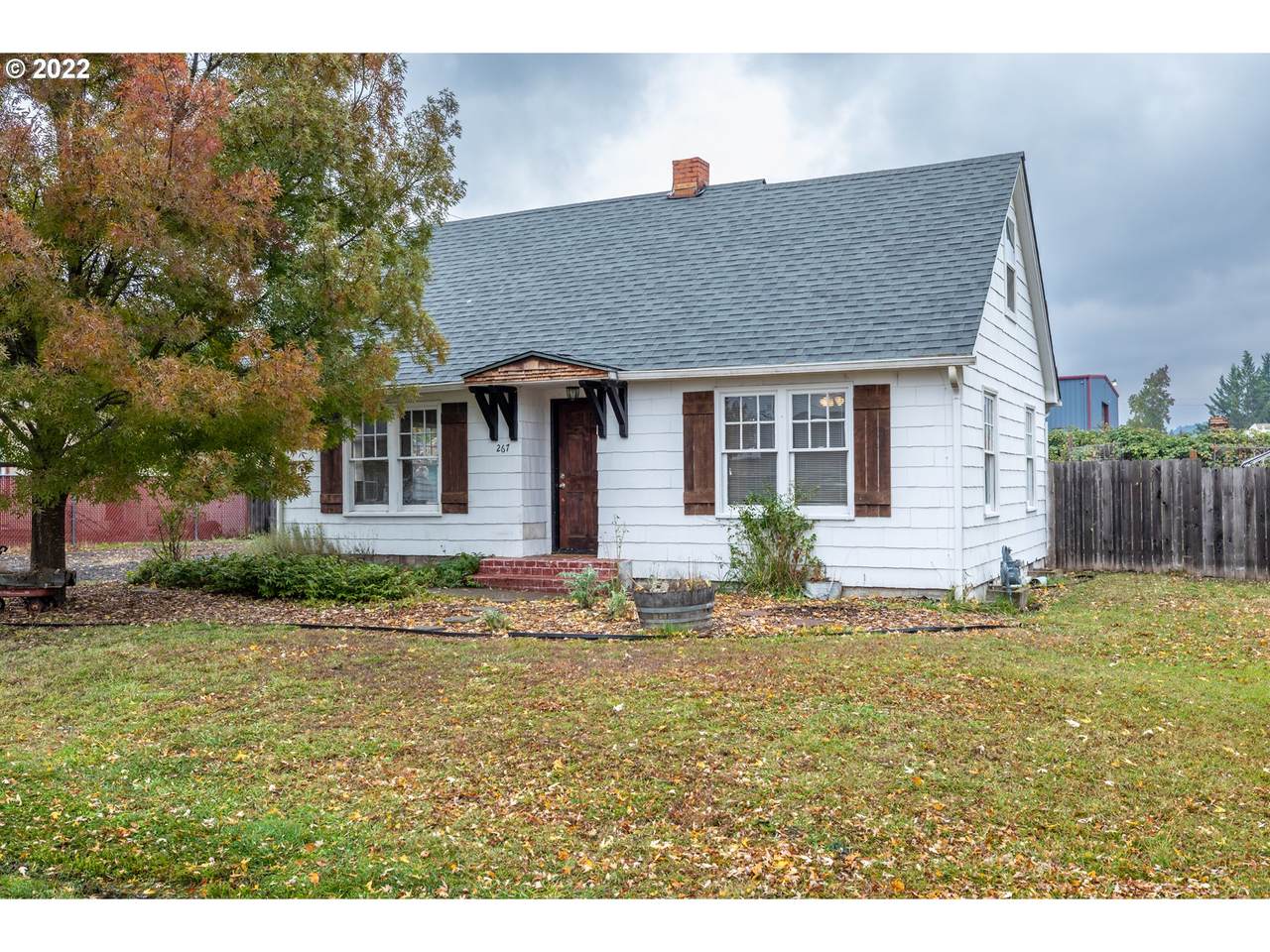 267 Flagg St - Photo 1