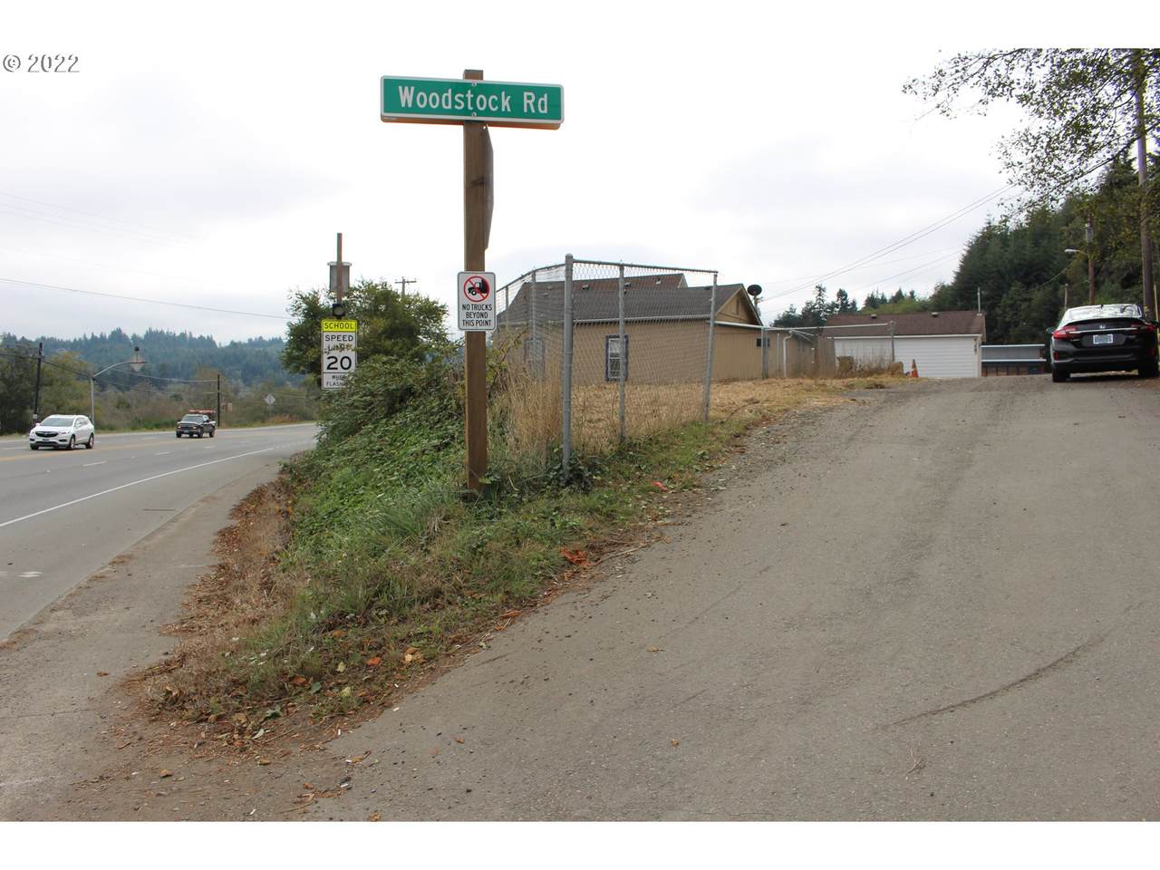 0 Woodstock - Photo 1