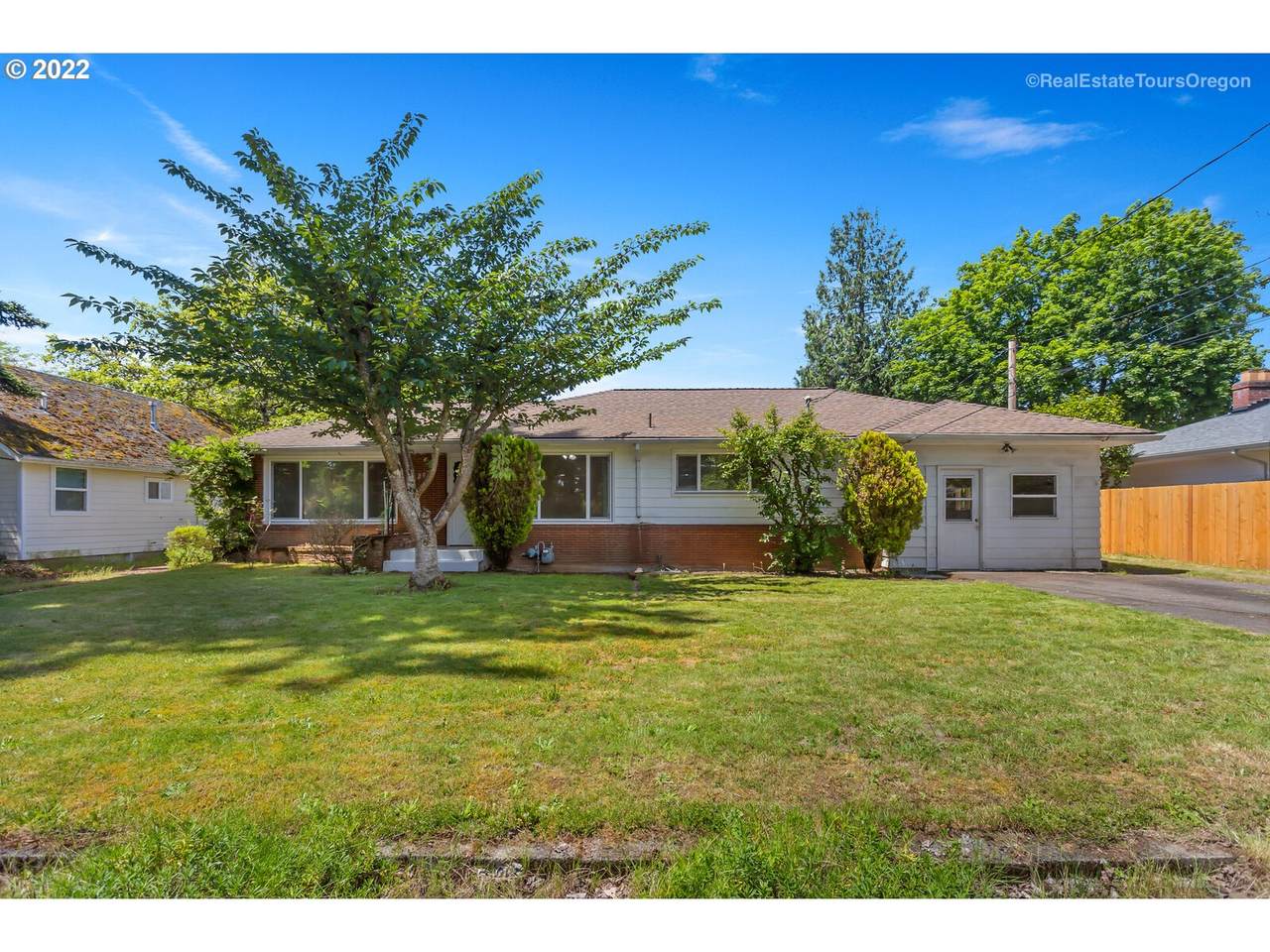 2025 139TH Ave - Photo 1