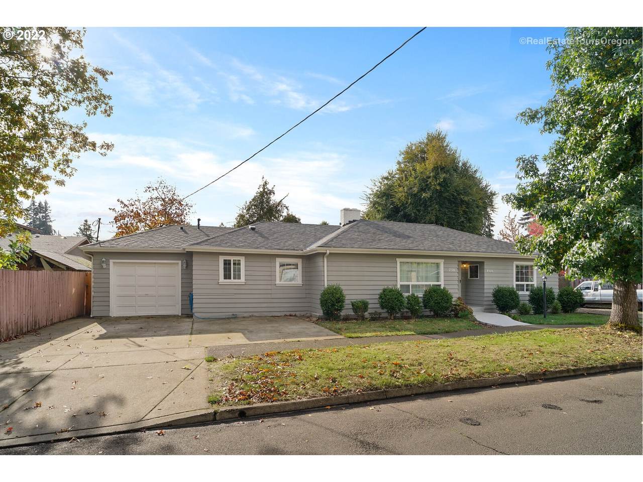 730 Lincoln St - Photo 1