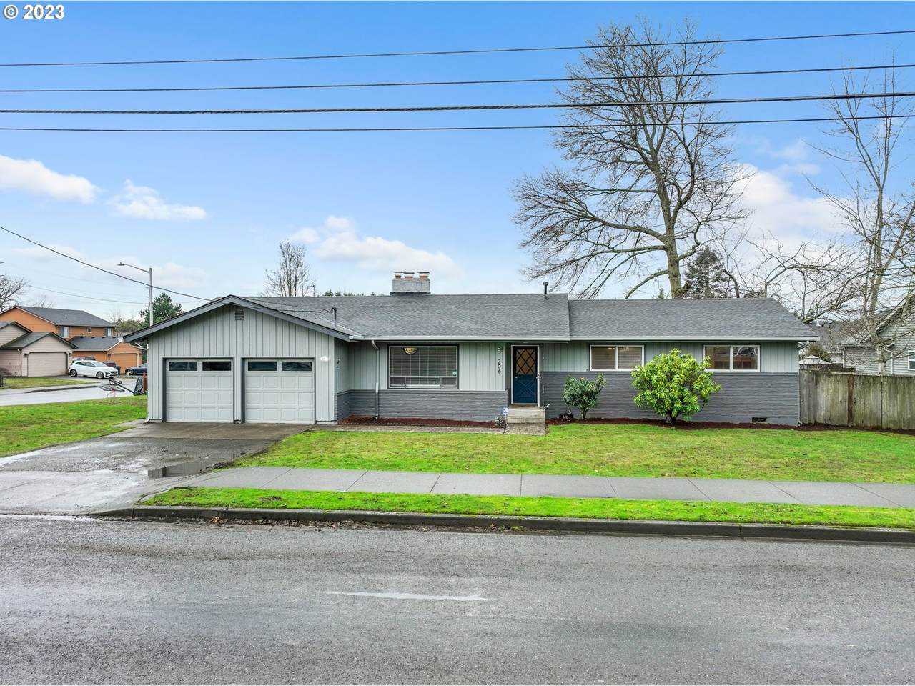206 172ND Ave - Photo 1