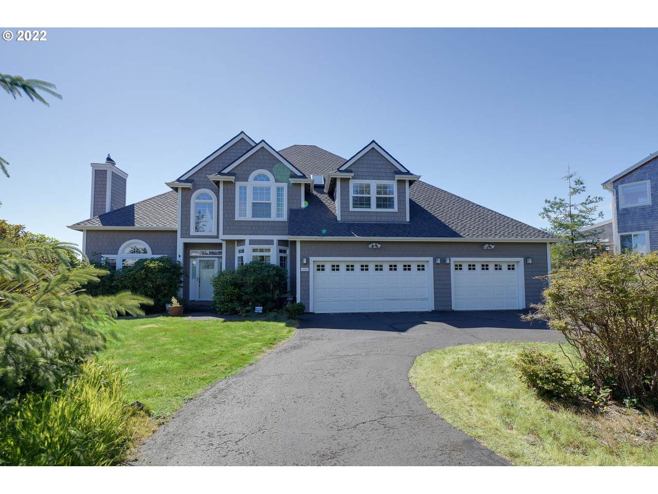 400 Fall Creek Dr - Photo 1