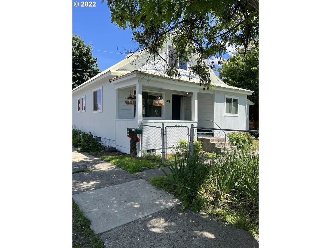 1812 Y Ave - Photo 1