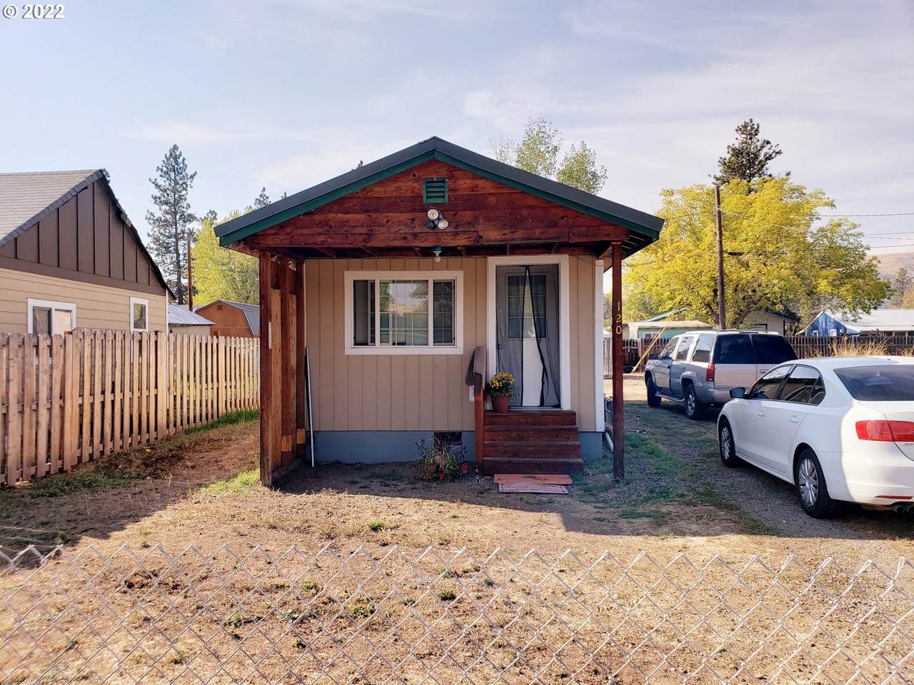 120 16TH Ave - Photo 1