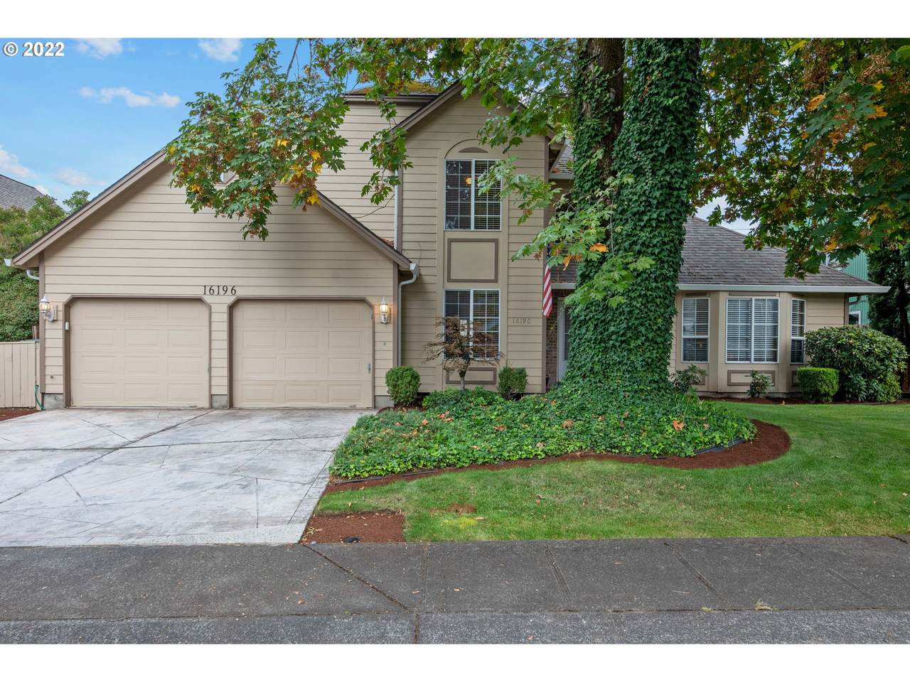 16196 Clare Ct - Photo 1