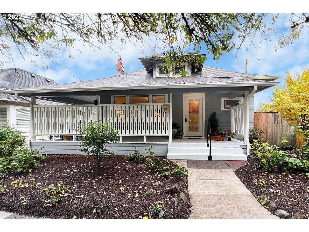 3044 9TH Ave - Photo 1