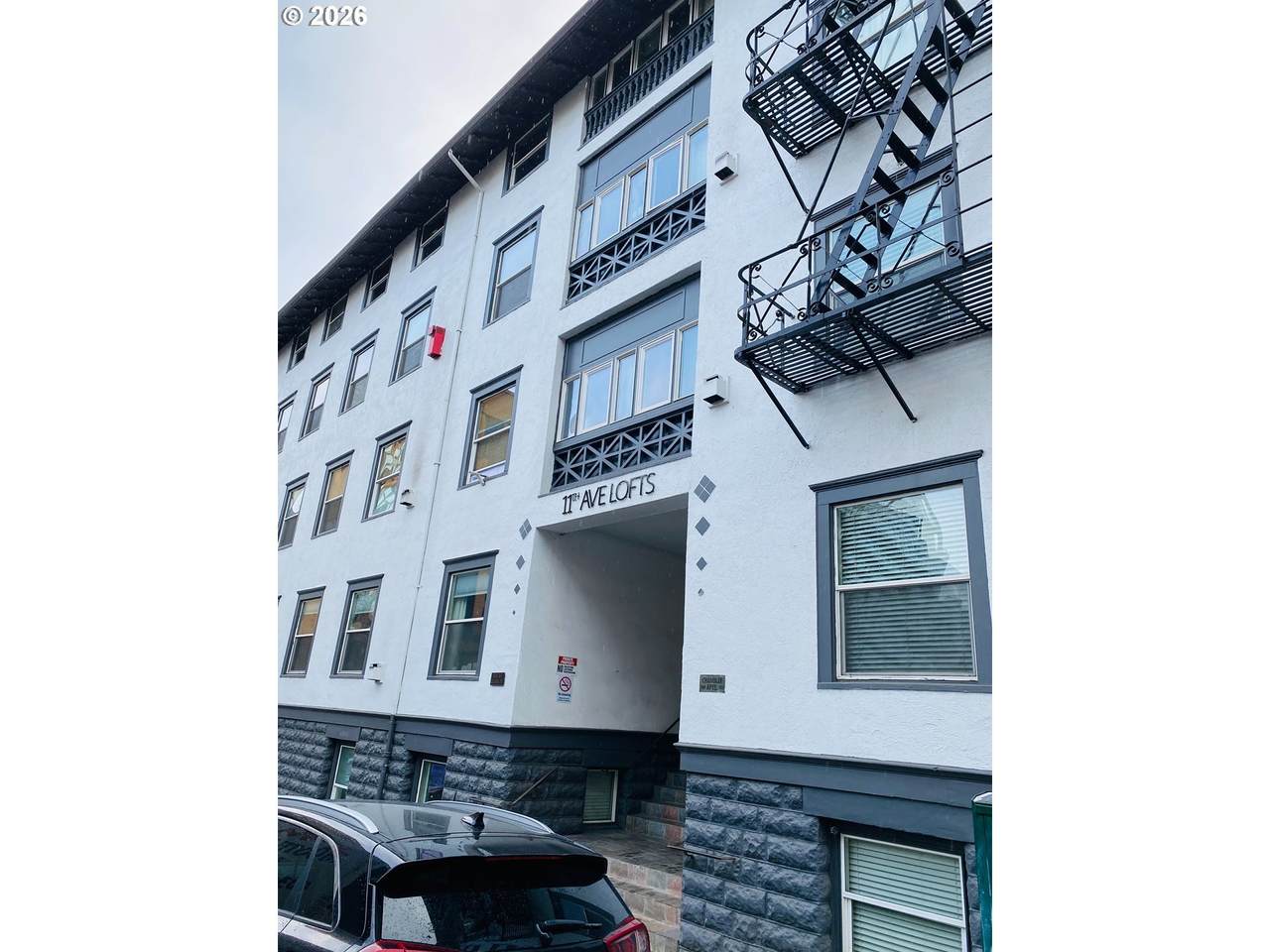1104 Columbia St - Photo 1