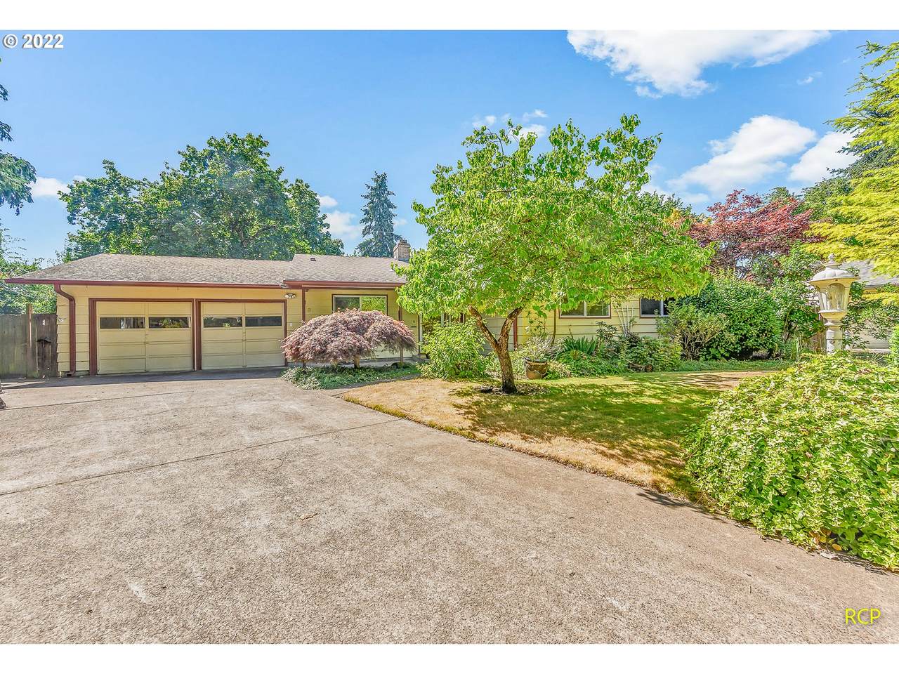 135 Lincoln Ct - Photo 1