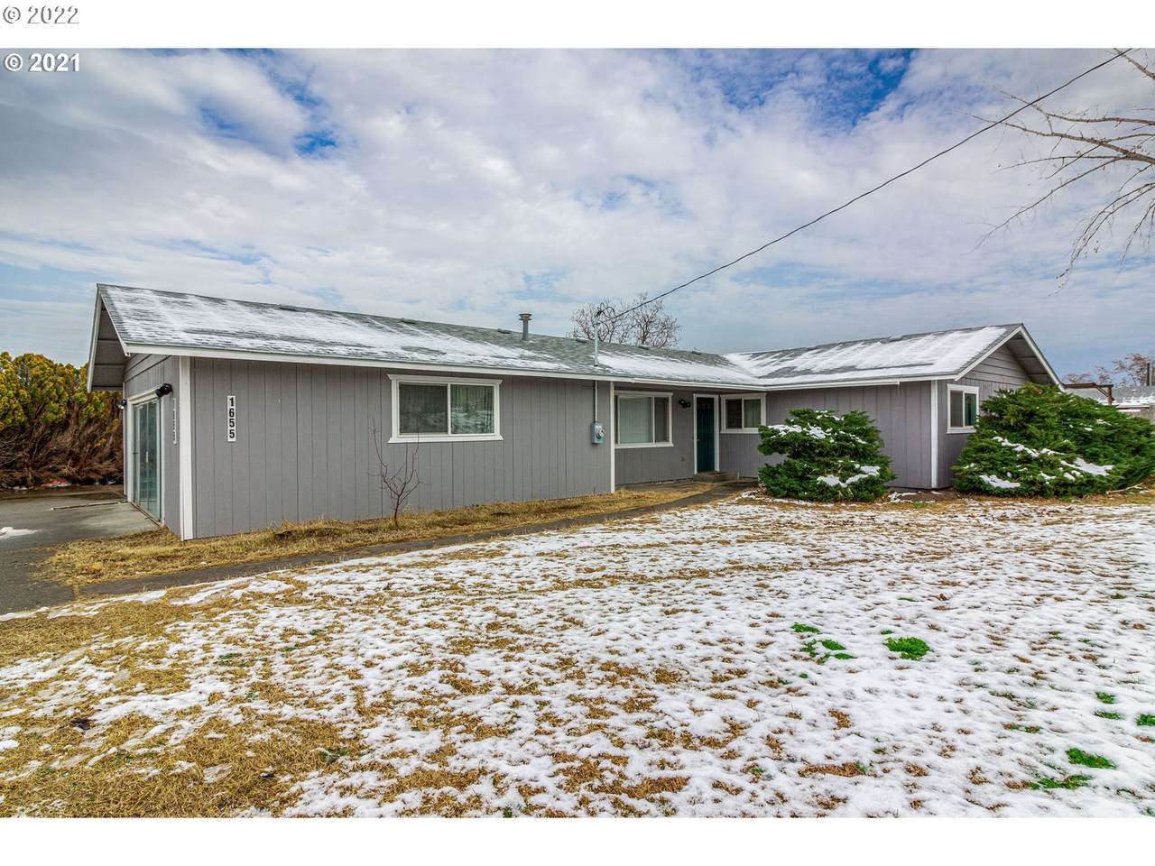 1655 Mcfarlane Ave - Photo 1