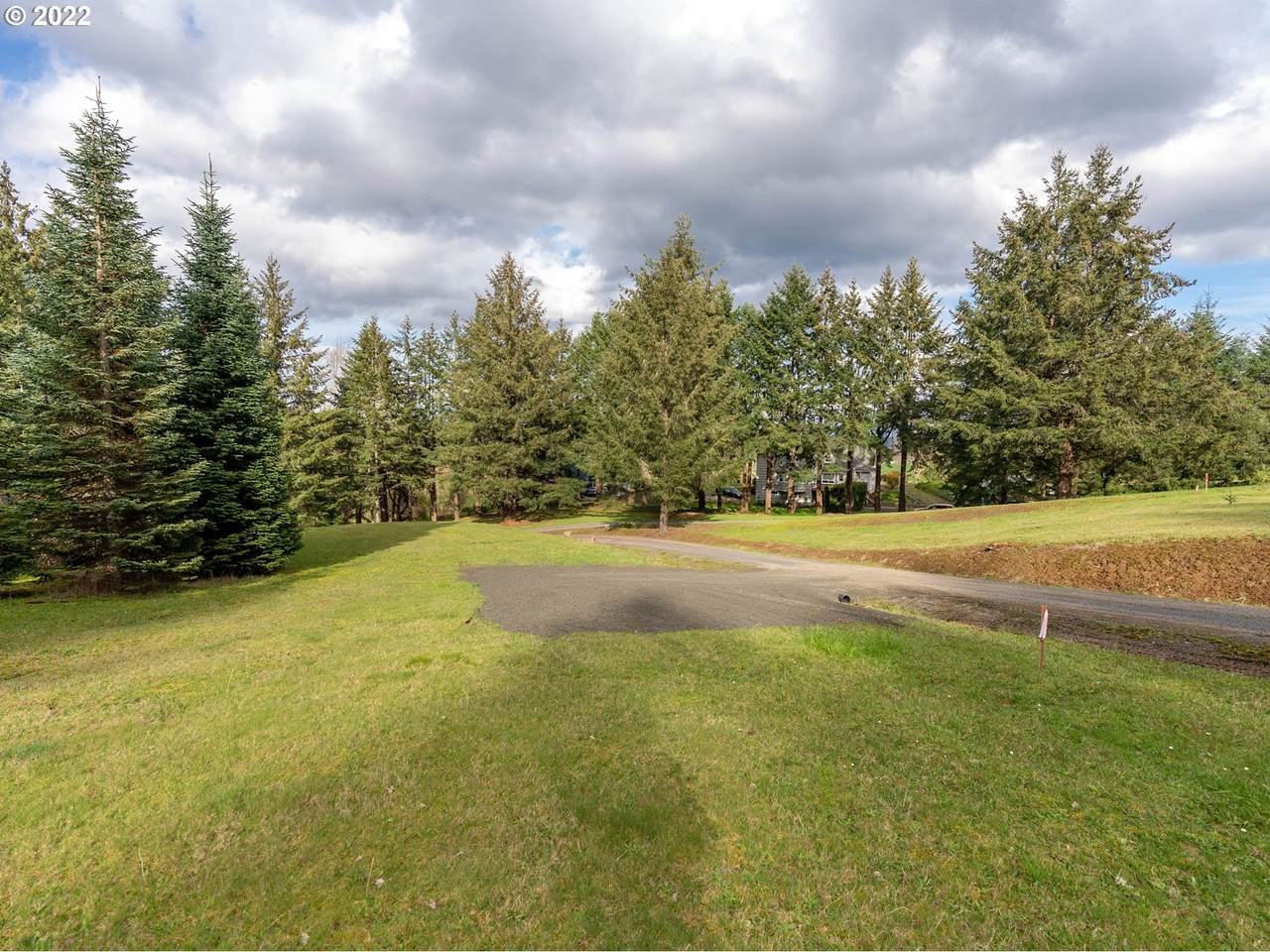 Antler Dr - Photo 1