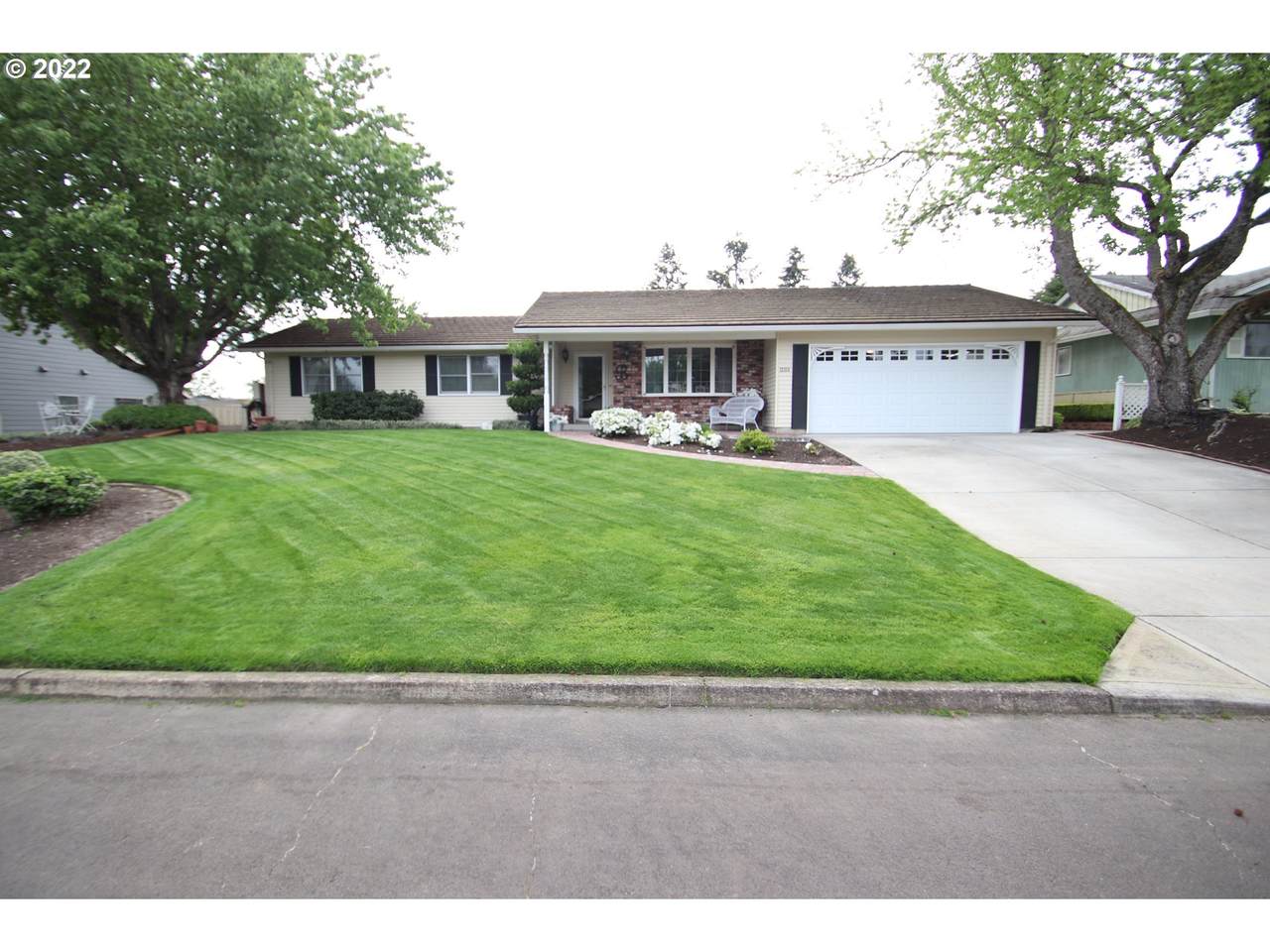 12316 13TH Ave - Photo 1