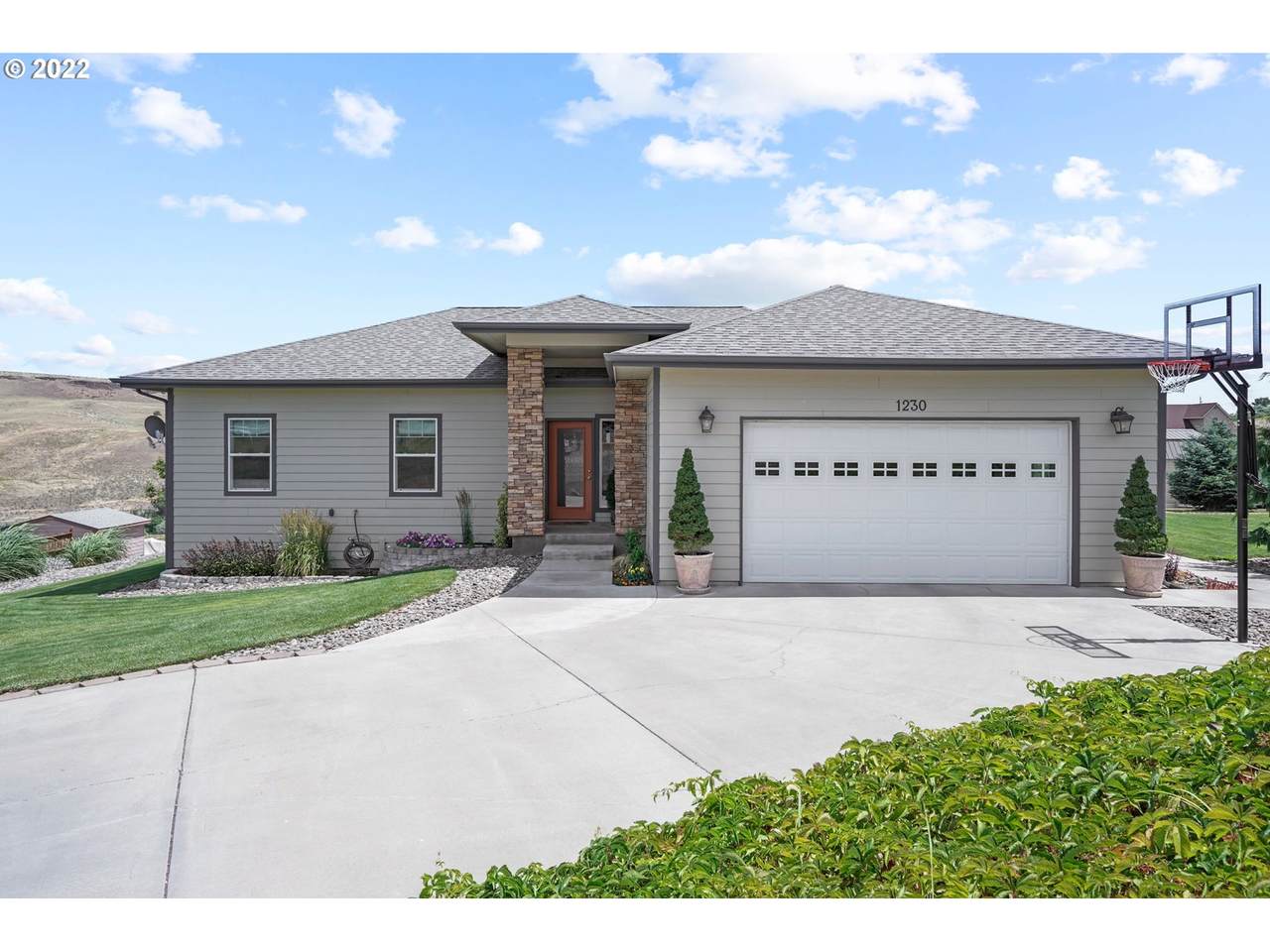 1230 Wright Rd. - Photo 1