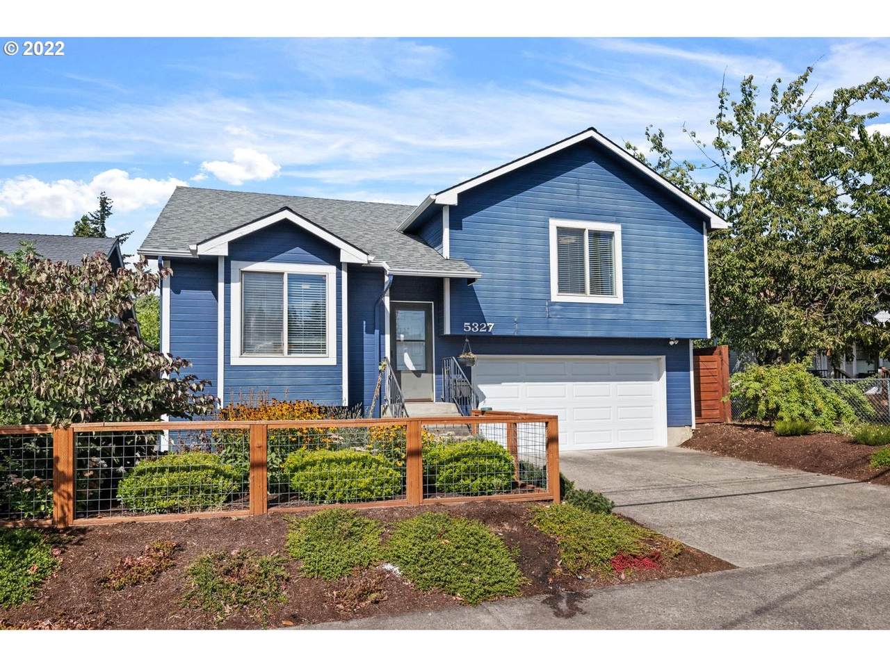 5327 Holgate Blvd - Photo 1