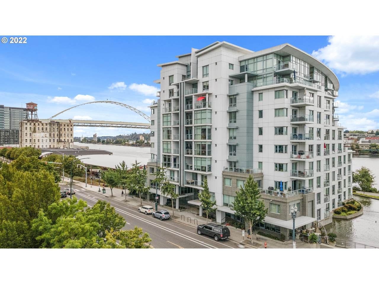 1310 Naito Pkwy - Photo 1