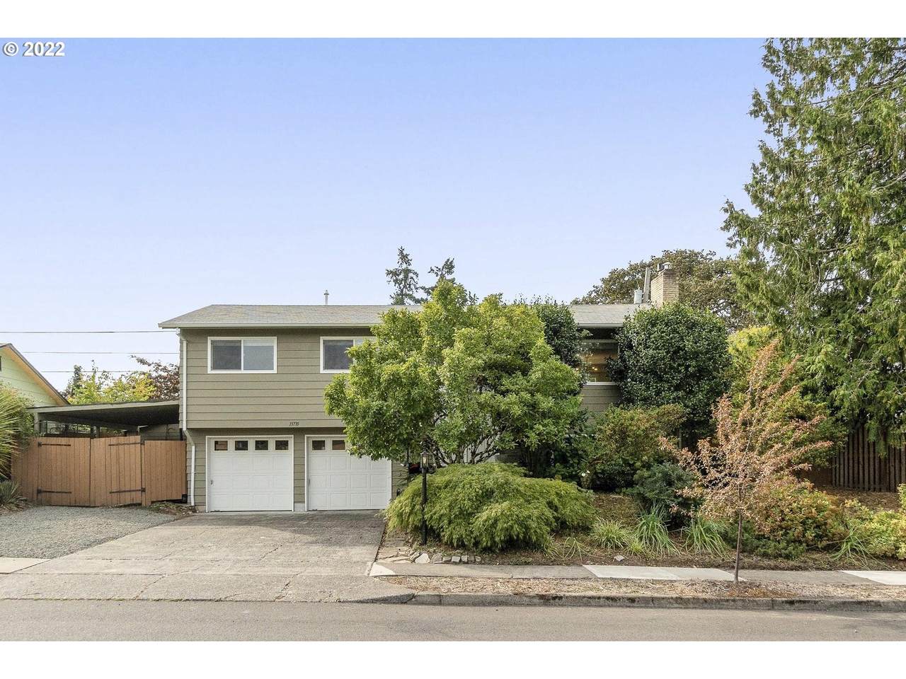 13770 24TH St - Photo 1