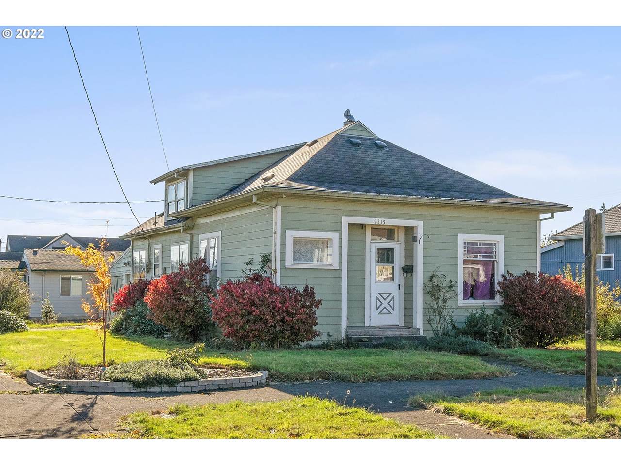 2315 8TH St - Photo 1