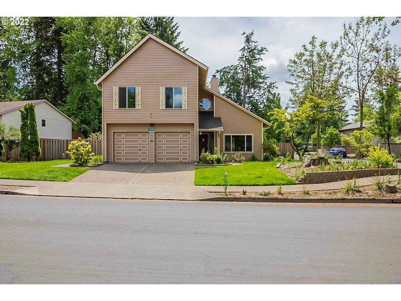 10198 Siletz Dr - Photo 1