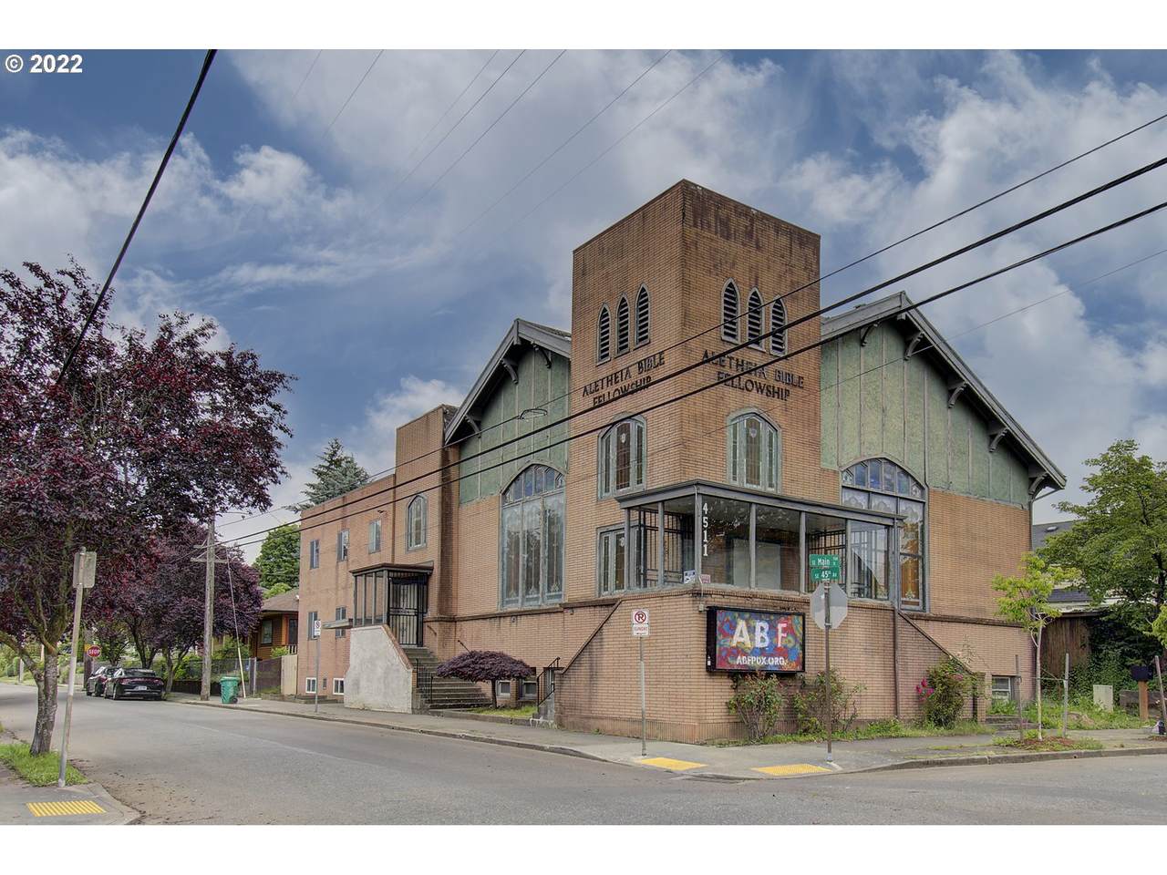 4511 Main St - Photo 1