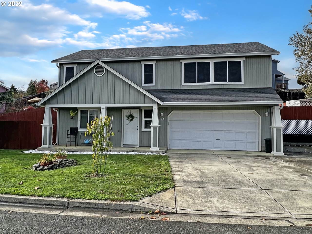 235 Umpqua View Dr - Photo 1
