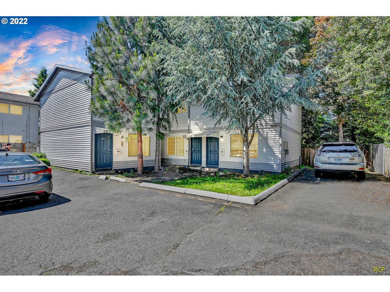7215 Powell Blvd - Photo 1