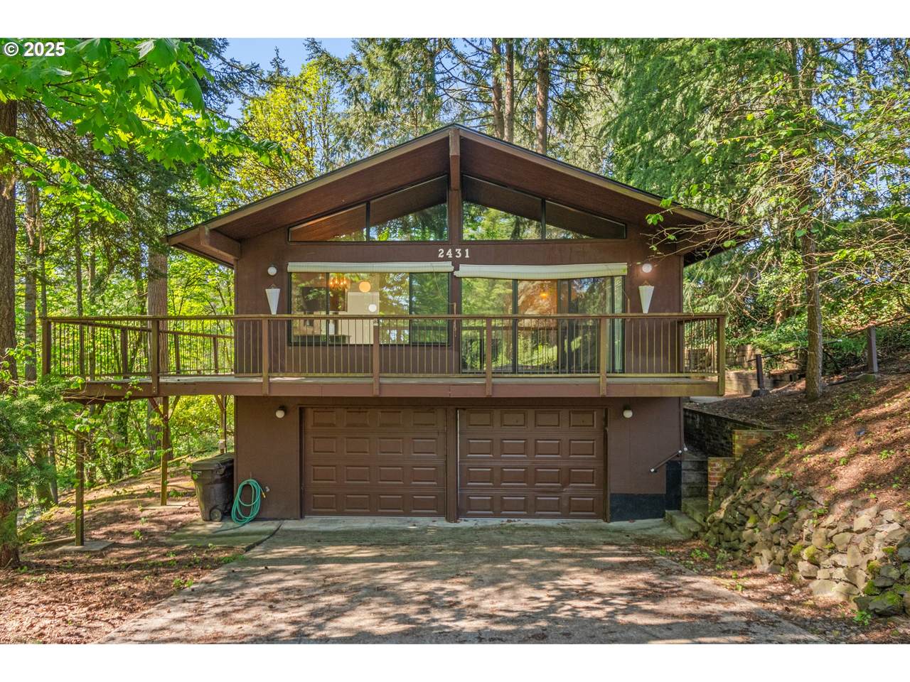 2431 Lynnwood Dr - Photo 1