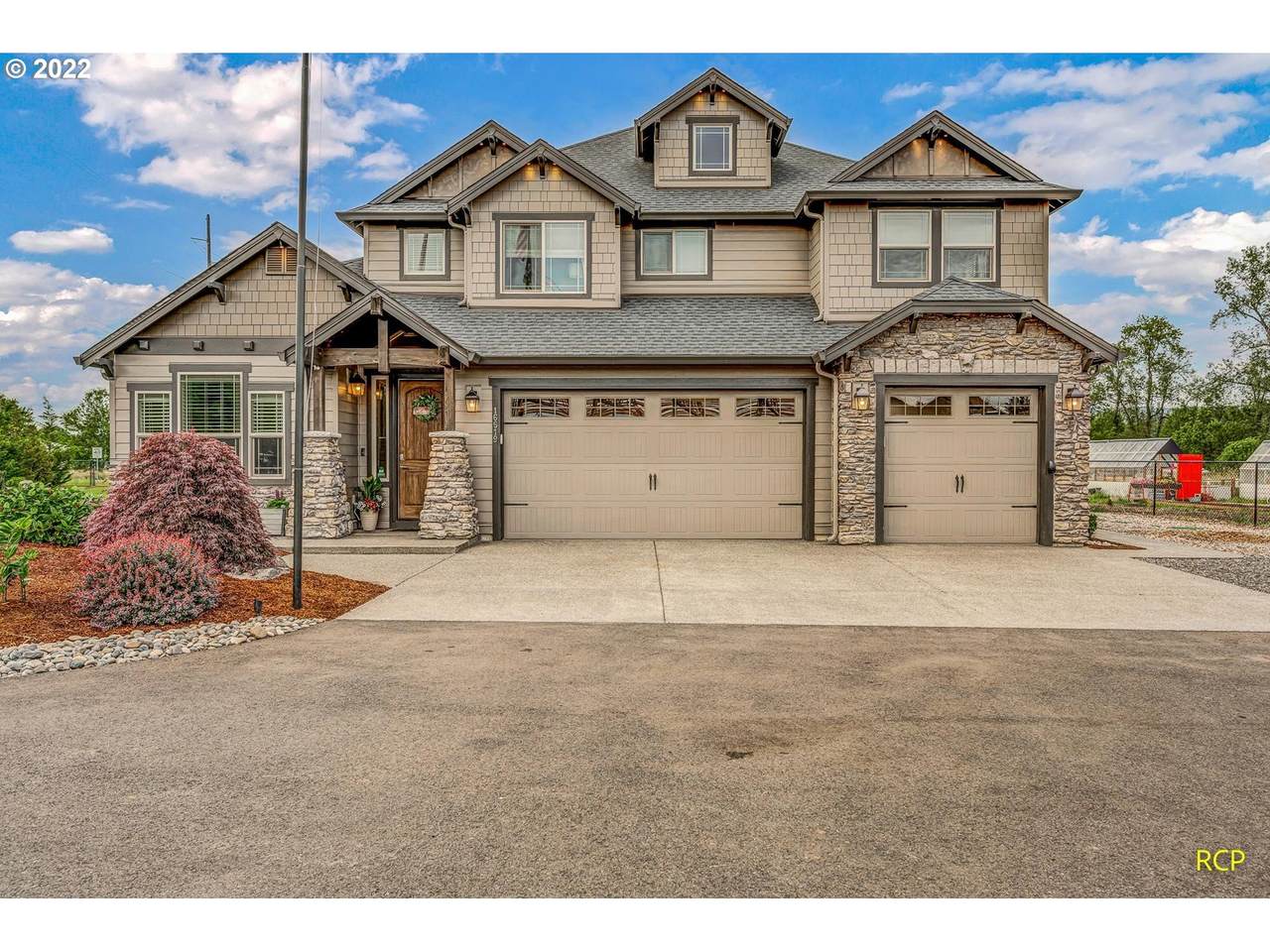 16619 170TH Ave - Photo 1