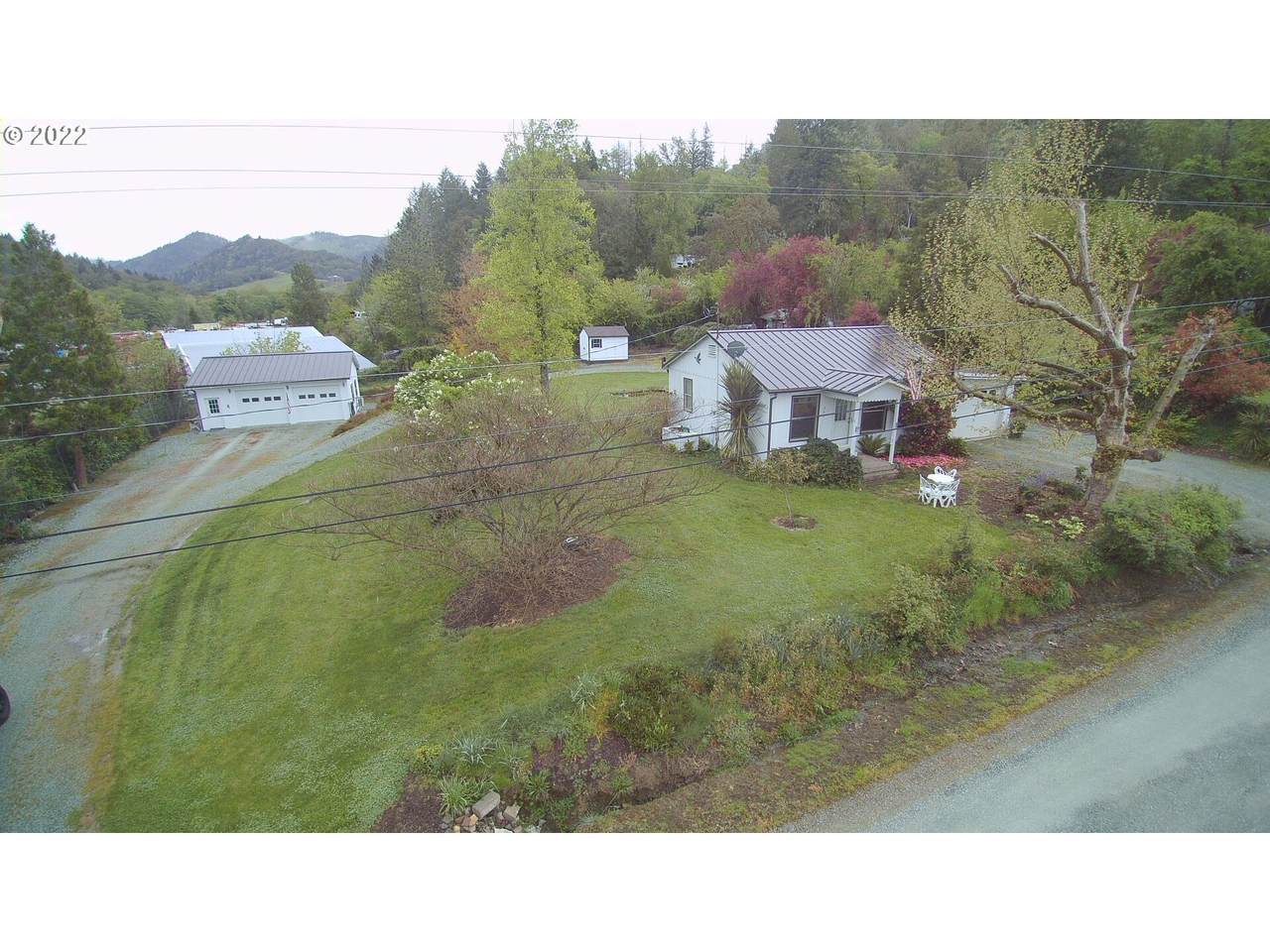 333 Huffman St - Photo 1