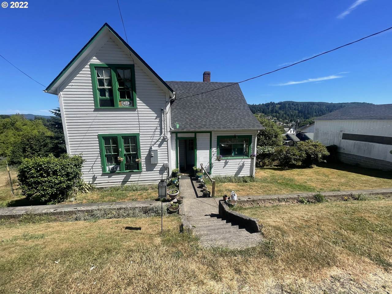 286 4TH St - Photo 1